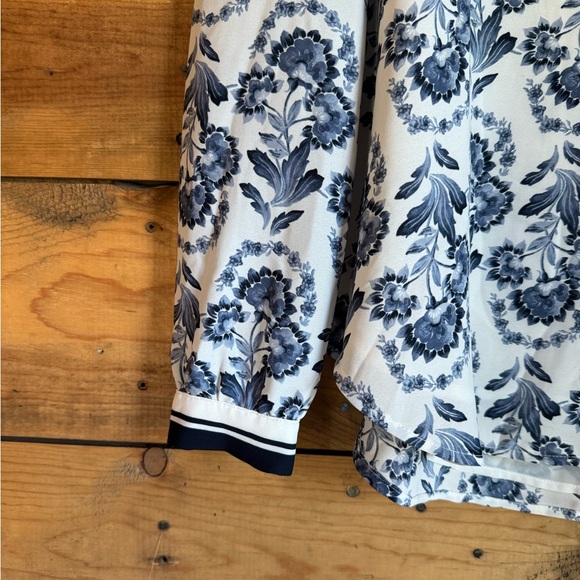 LOFT Long Sleeve Work Top - Picture 3 of 5